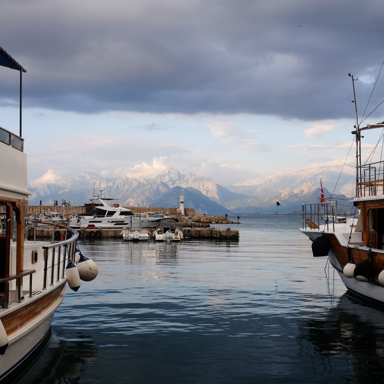 Weather Routing and Voyage Planning