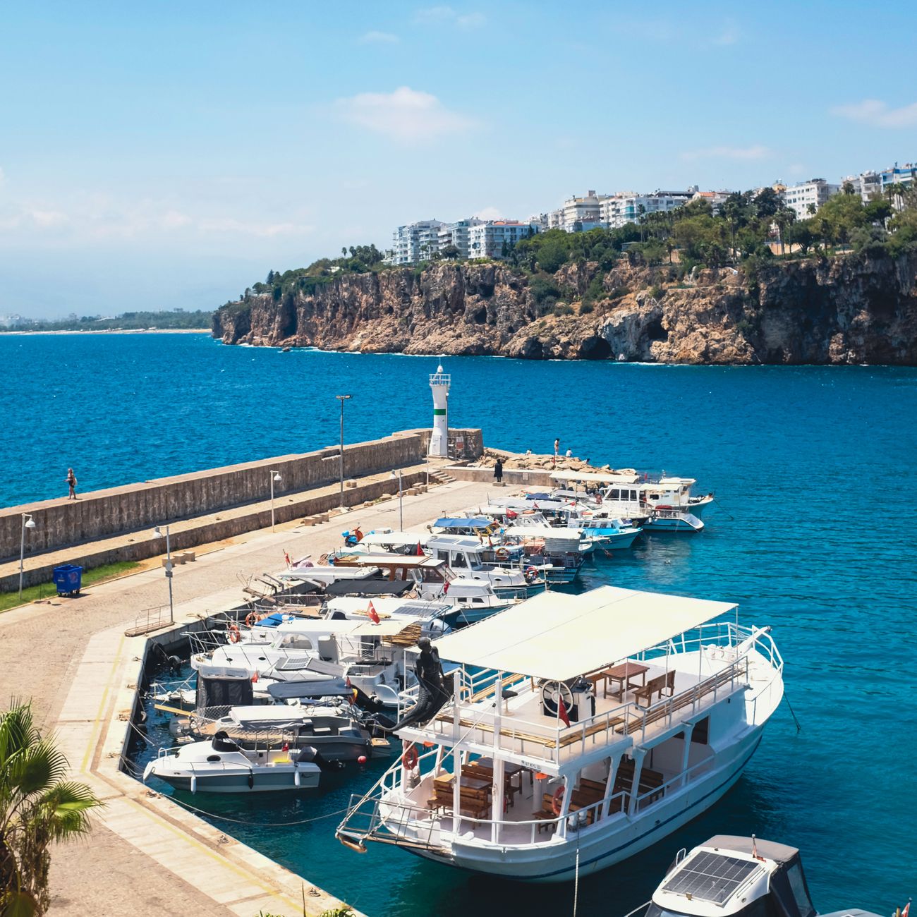 Human Resource Management in Yacht Services